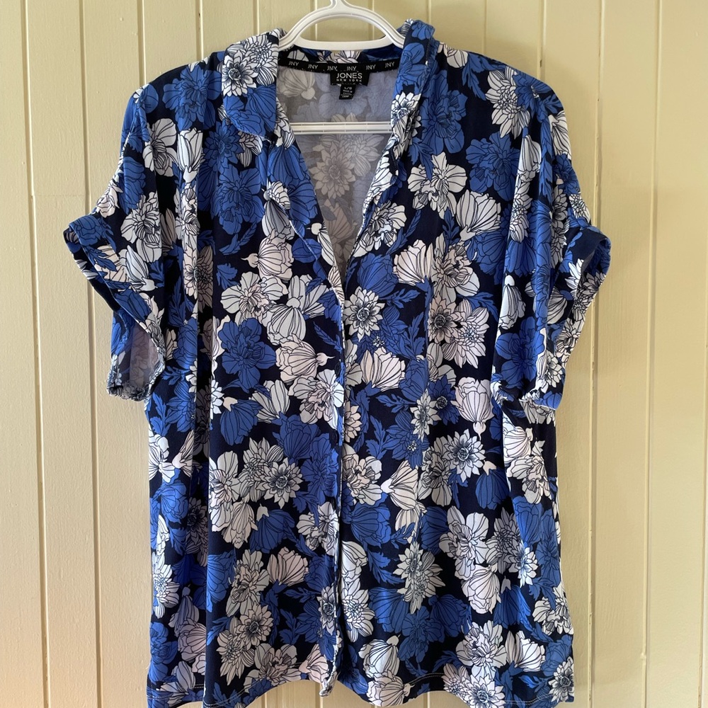 Jones New York Navy and White Floral Shirt - L